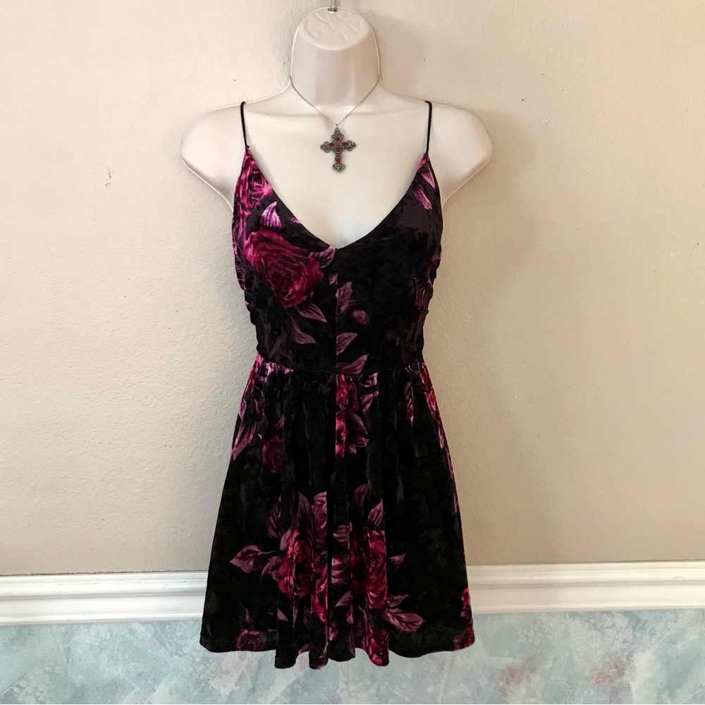90s Vintage Style Sexy Black Pink Floral Rose Velvet Romper Goth Grunge Medium